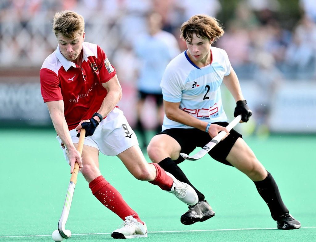 FU12310065196 - EHL: Excitement in Barcelona, Day 1 Action - For the first time the Waterloo Ducks and Banbridge had the morning game on this opening day for the EHL. And they made sure to get the juices flowing. An opening goal in the 3rd minute saw the Irish take the lead. However French international Charlet - back on the field much to the joy of his team mates - made sure the Belgian team was back in the game in the same quarter. Banbridge took the lead again in Q2 with a nice goal from McKee. No quick equaliser this time. It got worse for the irritated Belgian players when early in Q3 it looked like we were heading for a sure 3-1. The penalty stroke was stopped by Simon Vandenbroucke, one of Belgians up and coming goalies. This changed the momentum. Goals from Wilbers, Depelsenaire and Charlet for Waterloo Ducks in just 3 minutes changed the score from 1-2 to 4-2. Instead of leading by 2 goals all of a sudden Banbridge were down 2. The team of coach McCandles fought themselves back in the game with a second goal by Louis Rowe to make it 4-3. But Waterloo Ducks had their own Louis to score his second for the day. Depelsenaire made it 5-3 and  the Belgians kept their hopes alive to reach KO8.