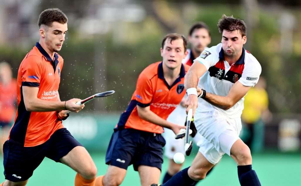 FU12310066472 - EHL: Excitement in Barcelona, Day 1 Action - For the first time the Waterloo Ducks and Banbridge had the morning game on this opening day for the EHL. And they made sure to get the juices flowing. An opening goal in the 3rd minute saw the Irish take the lead. However French international Charlet - back on the field much to the joy of his team mates - made sure the Belgian team was back in the game in the same quarter. Banbridge took the lead again in Q2 with a nice goal from McKee. No quick equaliser this time. It got worse for the irritated Belgian players when early in Q3 it looked like we were heading for a sure 3-1. The penalty stroke was stopped by Simon Vandenbroucke, one of Belgians up and coming goalies. This changed the momentum. Goals from Wilbers, Depelsenaire and Charlet for Waterloo Ducks in just 3 minutes changed the score from 1-2 to 4-2. Instead of leading by 2 goals all of a sudden Banbridge were down 2. The team of coach McCandles fought themselves back in the game with a second goal by Louis Rowe to make it 4-3. But Waterloo Ducks had their own Louis to score his second for the day. Depelsenaire made it 5-3 and  the Belgians kept their hopes alive to reach KO8.