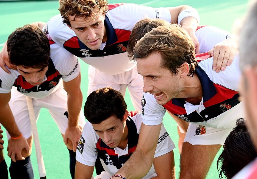 FU22310062313 - EHL: Excitement in Barcelona, Day 1 Action - For the first time the Waterloo Ducks and Banbridge had the morning game on this opening day for the EHL. And they made sure to get the juices flowing. An opening goal in the 3rd minute saw the Irish take the lead. However French international Charlet - back on the field much to the joy of his team mates - made sure the Belgian team was back in the game in the same quarter. Banbridge took the lead again in Q2 with a nice goal from McKee. No quick equaliser this time. It got worse for the irritated Belgian players when early in Q3 it looked like we were heading for a sure 3-1. The penalty stroke was stopped by Simon Vandenbroucke, one of Belgians up and coming goalies. This changed the momentum. Goals from Wilbers, Depelsenaire and Charlet for Waterloo Ducks in just 3 minutes changed the score from 1-2 to 4-2. Instead of leading by 2 goals all of a sudden Banbridge were down 2. The team of coach McCandles fought themselves back in the game with a second goal by Louis Rowe to make it 4-3. But Waterloo Ducks had their own Louis to score his second for the day. Depelsenaire made it 5-3 and  the Belgians kept their hopes alive to reach KO8.