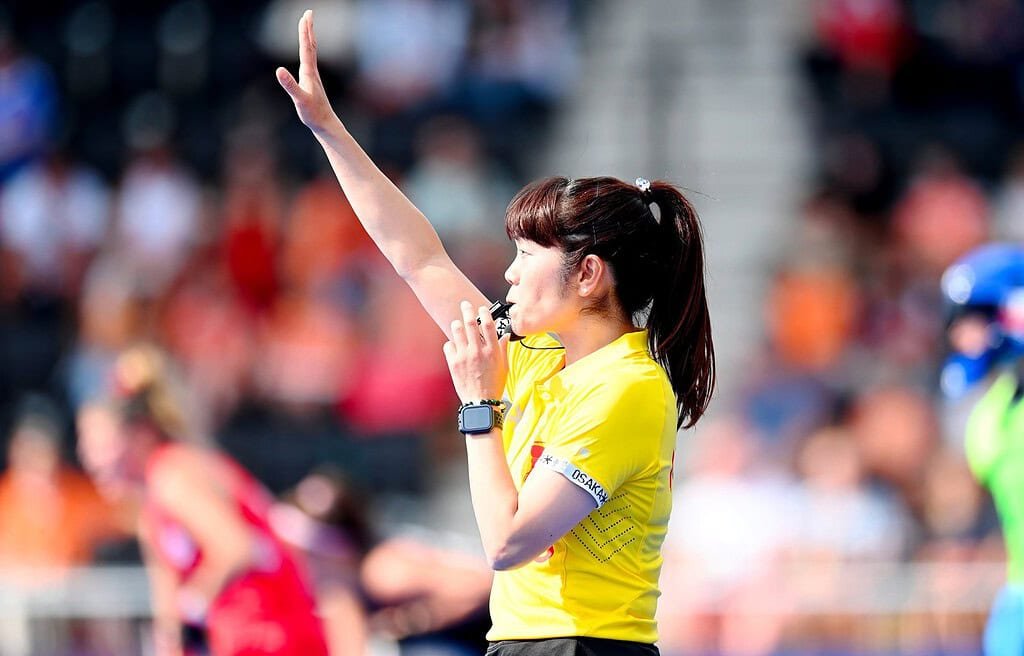 2022 1388 16406 001 c4 15 - FIH: Umpire Yamada Celebrates Golden Whistle on Final Day of Pan American Games - It was a picture-perfect moment for Japan’s Emi Yamada who umpired her 100th international game on 4 November at the XIX Pan American Games in Santiago at Estadio Nacional de Chile. Known as the “Golden Whistle” achievement, Yamada becomes just the fourth Japanese official to reach the milestone following women’s umpires Naomi Kato (1997), Kazuko Yasueda (2002) and Chieko Soma (2012).