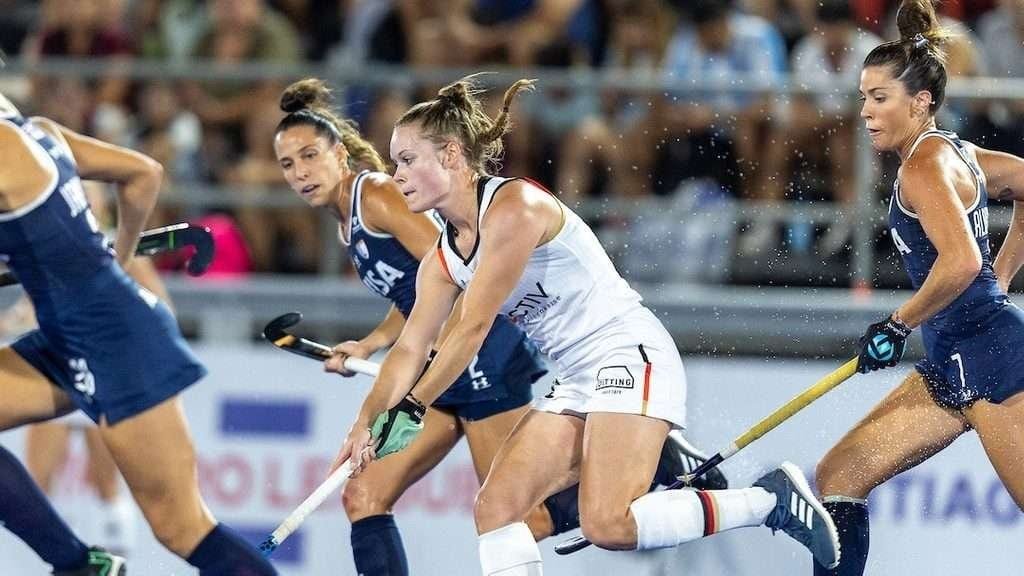 fih kookaburras edge dutch in thriller india snub ireland as argentina sides celebrate 65d01bf2416f3 - FIH: Kookaburras edge Dutch in thriller, India snub Ireland as Argentina sides celebrate - In Santiago del Estero, a fourth-quarter showdown allowed Argentina to draw level, 1-1, with Germany and go on to take the shootout, 3-1, for the added bonus point. Maico Casella provided the heroics in both cases, scoring a penalty stroke with 43 seconds in the game and the final shootout to seal the extra point. On the women’s side field goals from Maria Campoy and Eugenia Trinchinetti plus a flick from Agustina Gorzelany propelled the Leonas 3-1 over the visiting Germany Die Danas..