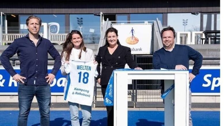 Welten Kampong - Kampong Make Dream Signing - I still have to pinch myself to check whether it is really true", laughs Roderick Weusthof...