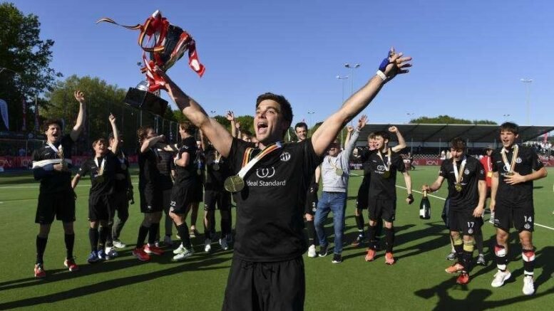 B9730846593Z.1 20220508233617 000G05KEVH3F.3 0 - Belgium: Racing Finds the Heights - A title with a particular resonance for the former members of the house who have gone through all the emotions with Racing during their career, such as Jérémy Gucassoff or captain Jérôme Truyens.&nbsp;“It's the character that allowed us to emerge.&nbsp;We often had to adapt our team and we had to grow throughout the season after the arrivals of Tanguy Cosyns and Cédric Charlier last summer.&nbsp;The young people also had to find their marks, while the results did not always follow.&nbsp;We must not neglect this long learning period and all the lessons we have learned from these delicate moments.&nbsp;»