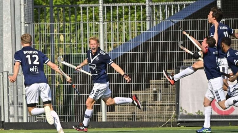 HFN1942 1200x600 1652644817 - Netherlands: Warmerdam Enjoys Playoff Debut: 'but We Don't Have Anything Yet' - If you didn't know better, you must have thought after the playoff-game between Amsterdam and Pinoké on Sunday that the Stingneuzen had just won the Dutch title of the Tulip Hoofdklasse Men.&nbsp;Hundreds of Pinoké supporters stormed the field.&nbsp;They hugged and cheered the players, thousands of fans clapped their hands and shouted to their heroes in the packed stands of the Wagener Stadium.&nbsp;"Pinoke ole, ole."