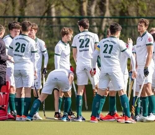 f74f3466 50ba 4e25 b3a3 bb80ba8147a4 500x500 crop 50 50 - Germany: UHC Hamburg Secures Last Place in Quarterfinals - On the last match day of the regular season, the final decision is made in the men's 1st Bundesliga.&nbsp;The UHC Hamburg fights a draw against Uhlenhorst Mülheim and moves into the quarter-finals.&nbsp;Dusseldorf clearly loses and therefore has to fight against relegation in the play-down games.&nbsp;The match reports: