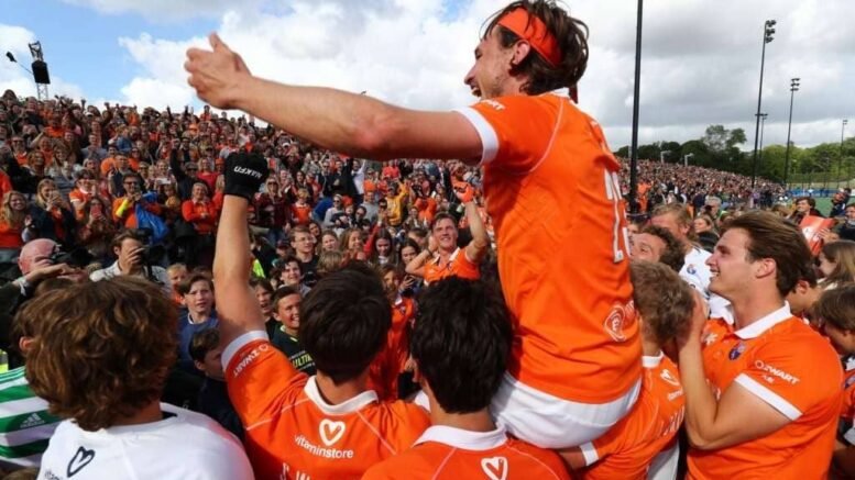 image 20 - Netherlands: Bloemendaal Gives Golden Season Shine With Third Title in a Row - The Bloemendaal trilogy is a fact.&nbsp;The Sparrows became national champions for the third time in a row on Saturday afternoon.&nbsp;Pinoké was also defeated in the second game without any problems: 3-0.&nbsp;On Thursday, Bloemendaal won the first final meeting after taking shoot-outs&nbsp;.