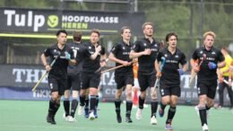 image 9 - Netherlands: HGC Miraculously Wins From Bloemendaal: 1-3 - The men of HGC miraculously won against Bloemendaal on Saturday afternoon.&nbsp;Although De Mussen were masters on their own field and had plenty of scoring opportunities, after the second semi-final in the play-offs, the scoreboard was still 1-3.&nbsp;That means that both teams will have to play an all-deciding third game tomorrow with the stakes being a spot in the final.