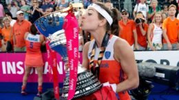 FFU 3889 - FIH: Bids Are In for World Cup 2026 - Lausanne, Switzerland: After completion of the bidding process for hosting the 2026 FIH Hockey Men’s and Women’s World Cups, the International Hockey Federation (FIH) is glad to announce that bids from four continents (Africa, the Americas, Europe and Oceania), to host either one or both World Cups, have been received.