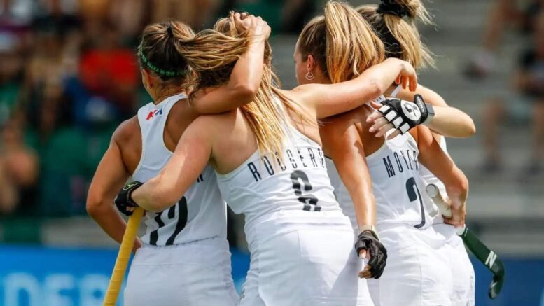 USA WNT - Pro-League: USWNT's Comeback Falls Short - At the HC Rotterdam in The Netherlands, the World Number 15, U.S. Women’s National Team, took on World Ranked 13 China in their first meeting of the FIH Hockey Pro League. Scoreless after the first quarter, China capitalized twice in the second and again in the fourth. A determined USA fought hard to cut the deficit, but their late push fell short, 3-2.