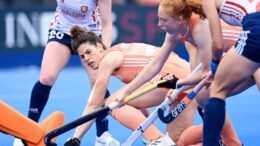 image 6 - Pro-League: Young Dutch Team Takes Revenge With Van Den Assem in the Lead - Due to the absence of (most) internationals from SCHC and Den Bosch, the skeleton had been ripped out of the team. The mostly young, talented replacements were once again not inferior to the much more experienced England, but just like Saturday, the Netherlands lacked scoring ability for a long time.