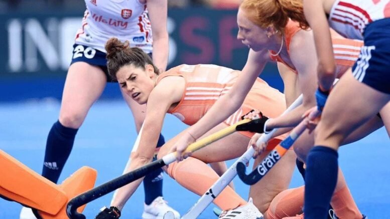 image 6 - Pro-League: Young Dutch Team Takes Revenge With Van Den Assem in the Lead - Due to the absence of (most) internationals from SCHC and Den Bosch, the skeleton had been ripped out of the team. The mostly young, talented replacements were once again not inferior to the much more experienced England, but just like Saturday, the Netherlands lacked scoring ability for a long time.