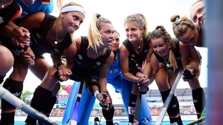 2022 1388 16406 001 c4 05 - World Cup: Germany Too Strong for Debutants Chile - At the World Championships in Spain and the Netherlands, the Danas made a successful start to the tournament. In Amstelveen, in the Wagener Stadium, they defeated the World Cup debutants from Chile 4-1. Densie Krimerman met Losada for the South Americans. Pauline Heinz, Anne Schröder and twice Charlotte Stapenhorst, who was also named Player of the Match, scored for Germany.