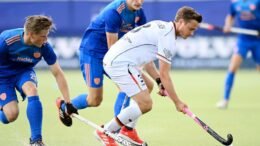 grambusch Germany Netherlands - Germany: High-scoring Classic Between Germany and the Netherlands - The Dutch tried to put their stamp on the game from the first minute, while the German selection lurked on the halfway line and stood compactly.&nbsp;When the Honamas had possession, the Dutch ran very high - in the 5th minute with success: Germany lost the ball in central defense while moving forward and Jean-Paul Danneberg had no chance in 1-on-1 against Thierry Brinkman - 0:1 from Germany View.&nbsp;In the 7th minute the Honamas had the opportunity to equalize with a penalty corner.&nbsp;However, the Dutch blocked this attempt.&nbsp;With two minutes to go, the Germans had an opportunity to equalize on the break after Mats Grambusch made the switch, but the Dutch goalkeeper saved.