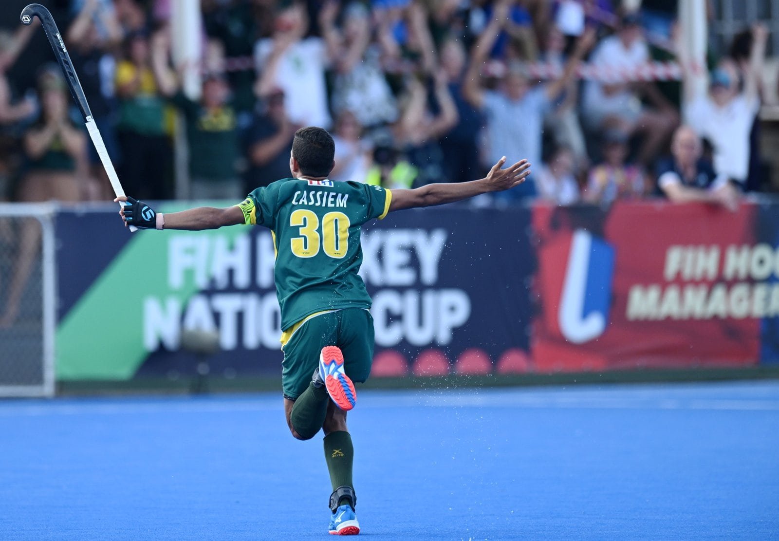 FIH: Captain Cassiem Inspires South Africa to the Title in the Inaugural FIH Hockey Men’s Nations Cup 347 2022 1437 17046 001 c4 07 scaled - FIH: Captain Cassiem Inspires South Africa to the Title in the Inaugural FIH Hockey Men’s Nations Cup - A Dayaan Cassiem masterclass leads South Africa to victory over Ireland in the thrilling final of the inaugural FIH Hockey Men’s Nations Cup South Africa 2022, securing qualification into the FIH Hockey Pro League 2023/24 season for the hosts.