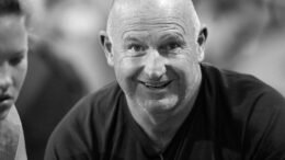 Keegan BW - Craig Keegan 1968-2023 - Hockey World News reports with deep sorrow that Craig Keegan has passed away after a brief illness. Craig has served in a variety of coaching capacities for England and Great Britain for over ten years, including as an assistant coach for the 2016 gold-medal winning women's team. Craig made a significant impact on the sport in the United Kingdom, with ties to numerous clubs and academies such as Bedford, Beeston, Belper, Trent College, and most recently, the University of Derby.