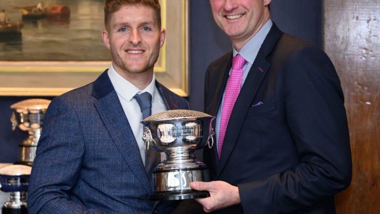 Nick Bandurak left simon mason - England: Hockey Writers’ Club Announce Player of Year Awards - Maddie Hinch, of HC Tilburg HC, and Holcombe's Nick Bandurak have been named UK women’s and Mercian men’s players of the year for 2022 by the Hockey Writers’ Club.