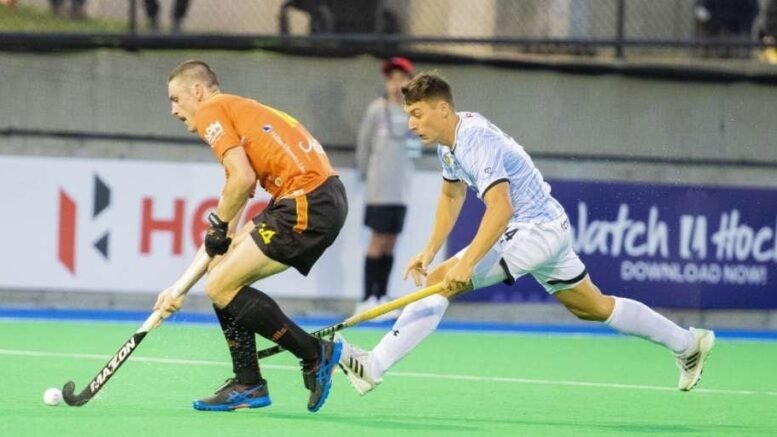 Australia men - Pro League: Argentina Battle Back to Take Shootout Bonus Point - Two final quarter goals saw Argentina spoil the homecoming of local stars Eddie Ockenden, Josh Beltz and Jack Welch as the South Americans defeated the Kookaburras 4-2 in a penalty shootout in their FIH Pro League match in Hobart.