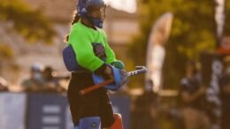 Claudia Schuler - Breaking: Former Chile National Field Hockey Goalkeeper Claudia Schüler Dies at 35 After Battling Cancer - The world of sports, especially hockey, is in mourning after the announcement on Monday of the untimely passing of Claudia Schüler, the former goalkeeper of the national field hockey team. Schüler, who was just 35 years old, was diagnosed with liver metastasis and other parts of her body in August 2022, shortly after participating in the World Cup in Spain and the Netherlands, where the Diablas achieved a historic participation.