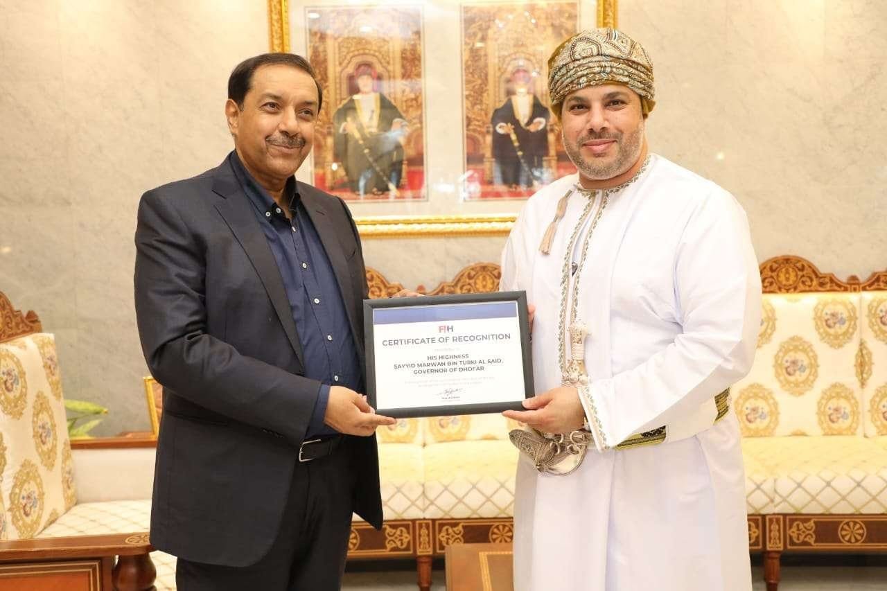 asia governor of dhofar recognized for outstanding services to hockey development in dhofar 6475f72c2e75b - Asia: Governor of Dhofar Recognized for Outstanding Services to Hockey Development in Dhofar - Salalah, Oman – May 29, 2023: President of the International Hockey Federation (FIH), Dato Tayyab Ikram, had a fruitful meeting with His Highness Sayyid Marwan Bin Turki Al Said, the esteemed Governor of Dhofar, on May 28, 2023. During the meeting, Dato Tayyab Ikram presented His Highness with the FIH Certificate of Recognition in appreciation of his exceptional services to the development of hockey in the Dhofar Governorate.