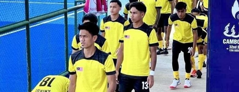 malaysia national mens squad continues to collect three points 645eee3361c52 - Malaysia: National Men's Squad Continues to Collect Three Points - The second action of the round robin, Men's Field Hockey event, Cambodia SEA Games 2023 which took place at the Morodok Techo National Stadium, today, saw the national camp successfully close the match with 3 points after beating Singapore 4-3.