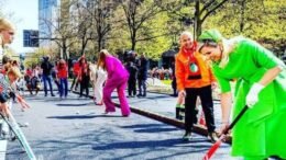 playing hockey with amalia and maxima didnt have to explain what convex lace is 6451eb41e8ce9 - Playing hockey with Amalia and Máxima: 'Didn't have to explain what convex lace is' - Twenty-five children from Rotterdam played hockey last week with Queen Máxima, Crown Princess Amalia and her sister Ariane, during the festive activities in the port city on King's Day. 'I didn't have to explain to Máxima what convex lace is.'Crown Princess Amalia holding a hockey stick. Her sister Ariane who skips a ball with children. And to top it all off, Queen Máxima smoothly pulls the ball back and forth with a stick. It all happened last Thursday on the Blaak in Rotterdam, where the procession of the royal family passed by during the festive route through the port city.