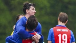 schc is still alive now laren are making life miserable 64590ef989af2 - SCHC is still alive: 'Now Laren are making life miserable' - The most exciting minutes of the match between SCHC and Hurley? Without a doubt, those were the last seven. After a rain and thunderstorm break of more than an hour, SCHC defended its 0-1 lead tooth and nail, while Hurley mercilessly increased the pressure. SCHC captain Marnix Kleinsman left the field with blood on his knees. With three points. "We're alive."