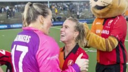 scheerlinck back to the big league the best revenge there is 6457f8a8143df - Scheerlinck back to the big league: 'The best revenge there is' - She collapsed after the final whistle. In the arms of Vivienne Peters all her tears came out. Tears of joy, but also old pain from a year ago. Lisa Scheerlinck is back in the Dutch big league with the Oranje-Rood after beating Push . And she doesn't want to leave for now. 