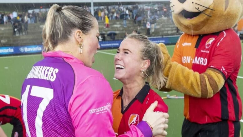 scheerlinck back to the big league the best revenge there is 6457f8a8143df - Scheerlinck back to the big league: 'The best revenge there is' - She collapsed after the final whistle. In the arms of Vivienne Peters all her tears came out. Tears of joy, but also old pain from a year ago. Lisa Scheerlinck is back in the Dutch big league with the Oranje-Rood after beating Push . And she doesn't want to leave for now. 