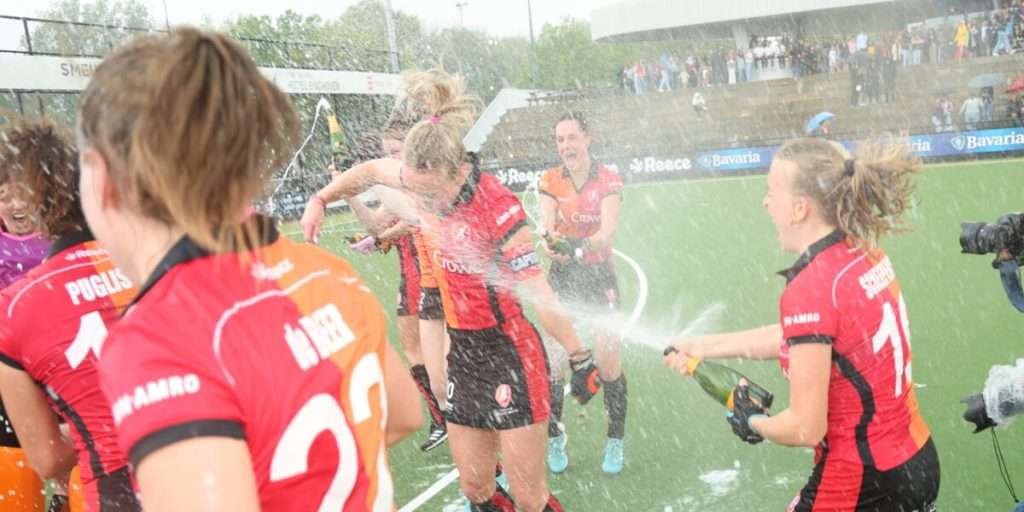 the orange red is promoted back to the big league after a season 6457f8b7043a6 - The Orange-Red is promoted back to the big league after a season - After a season in the Promotion Division, the women of Oranje-Rood managed to return to the Hoofdklasse. Push was beaten 3-2. Hope Ralph was invaluable in Eindhoven with two goals. 