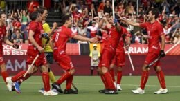 belgium hockey pro league succes sur le fil pour les red lions contre laustralie videos 648de6ae88000 - BELGIUM: SUCCESS ON THE WIRE FOR THE RED LIONS - After the 2 London stages of the Pro League, it was in Antwerp that the Olympic champions continued their preparation for the European Championship with scheduled duels against Australia and New Zealand. Four new meetings for which Michel van den Heuvel recovered some of his executives with the returns of Vincent Vanasch, Arthur Van Doren, Sebastien Dockier, Florent van Aubel and Cédric Charlier. Only Tom Boon and Antoine Kina were still missing, injured, as well as Alexander Hendrickx who should normally find his teammates in the field on Tuesday during the last duel against the Black Sticks.