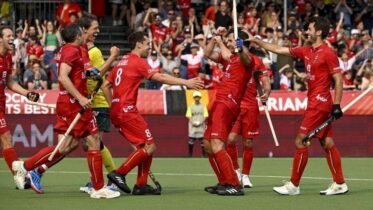 belgium hockey pro league succes sur le fil pour les red lions contre laustralie videos 648de6ae88000 - BELGIUM: SUCCESS ON THE WIRE FOR THE RED LIONS - After the 2 London stages of the Pro League, it was in Antwerp that the Olympic champions continued their preparation for the European Championship with scheduled duels against Australia and New Zealand. Four new meetings for which Michel van den Heuvel recovered some of his executives with the returns of Vincent Vanasch, Arthur Van Doren, Sebastien Dockier, Florent van Aubel and Cédric Charlier. Only Tom Boon and Antoine Kina were still missing, injured, as well as Alexander Hendrickx who should normally find his teammates in the field on Tuesday during the last duel against the Black Sticks.