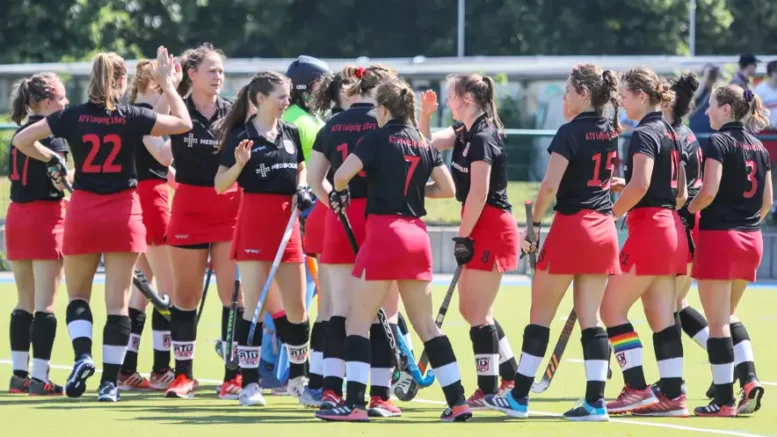 germany koln und frankenthal mussen runter klipper und leipzig halten die klasse 648f48e1c93cf - GERMANY: KÖLN AND FRANKENTHAL HAVE TO GO DOWN, KLIPPER AND LEIPZIG KEEP THEIR CLASS - A final duel for the last two relegation places had emerged in both groups. In the north, Klipper Hamburg and Blau-Weiß Köln are fighting to stay up in the league, while in the south ATV Leipzig and TG Frankenthal were still at risk. With his own 3:2 (1:1) victory at Eintracht Braunschweig, Klipper got rid of all worries on his own (with the reactivated ex-national player Marie Mävers as the winning goal scorer) and was therefore not dependent on the help of Club Raffelberg. The first division promoted, however, proved its great superiority one last time and said goodbye to Laura Plüth with four goals in a 7-1 (1-0) win in Cologne unbeaten from the second division. After many years in the second division, blue and white are now about to make a new start in the Regionalliga West.