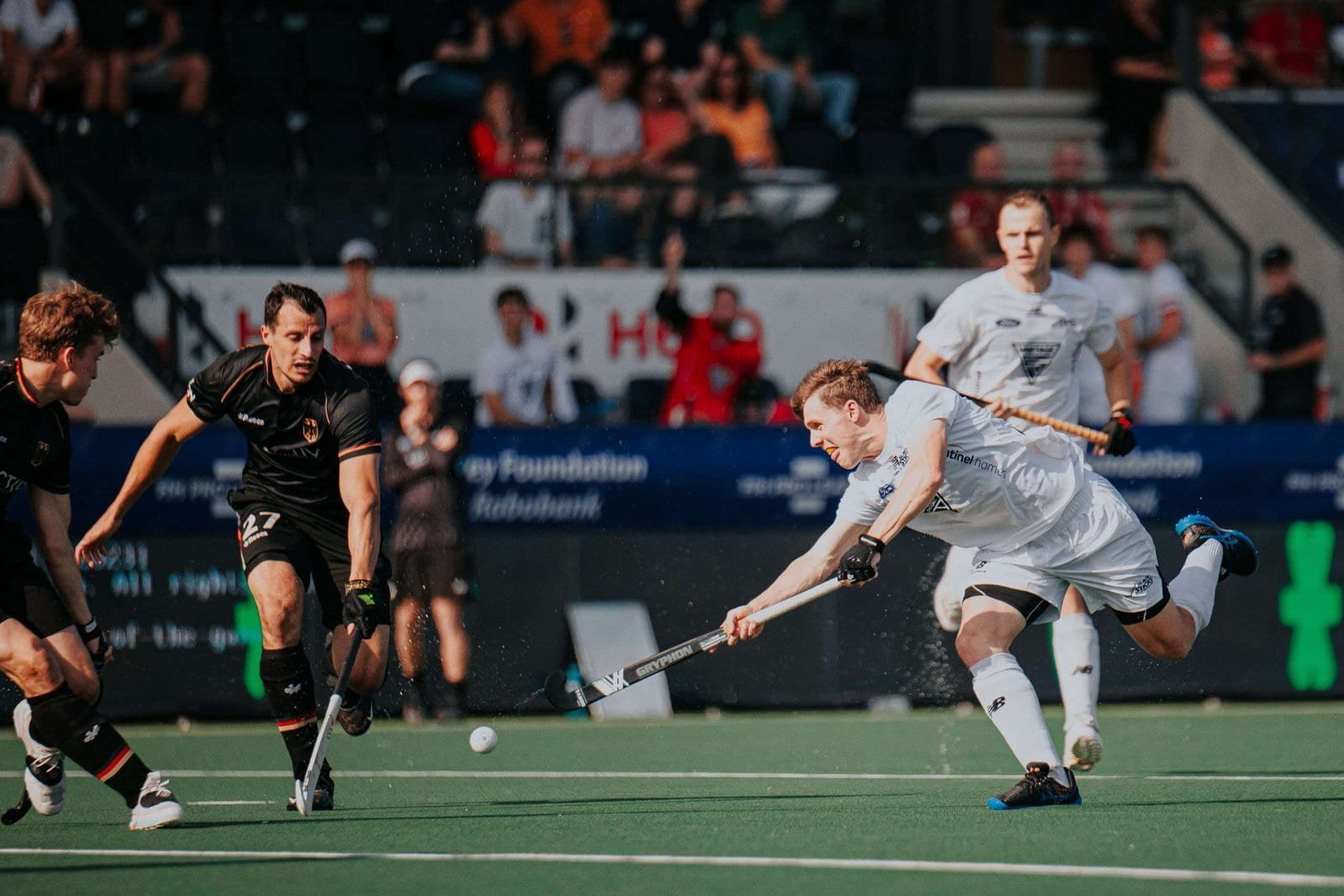 new zealand black sticks men pipped at the last 6497183867f68 - New Zealand: BLACK STICKS MEN PIPPED AT THE LAST - In an enthralling match played out in Amsterdam, the Vantage Black Sticks Men’s hockey team suffered a heart-breaking 4-3 defeat to the reigning world champions Germany.