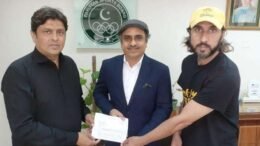 pakistan psb hands over aikmans salary cheque to phf 64955f14d81d7 - Pakistan: PSB hands over Aikman’s salary cheque to PHF - The Pakistan Sports Board (PSB) handed over the salary cheque of former coach Siegfried Aikman to the Pakistan Hockey Federation (PHF) on Thursday.