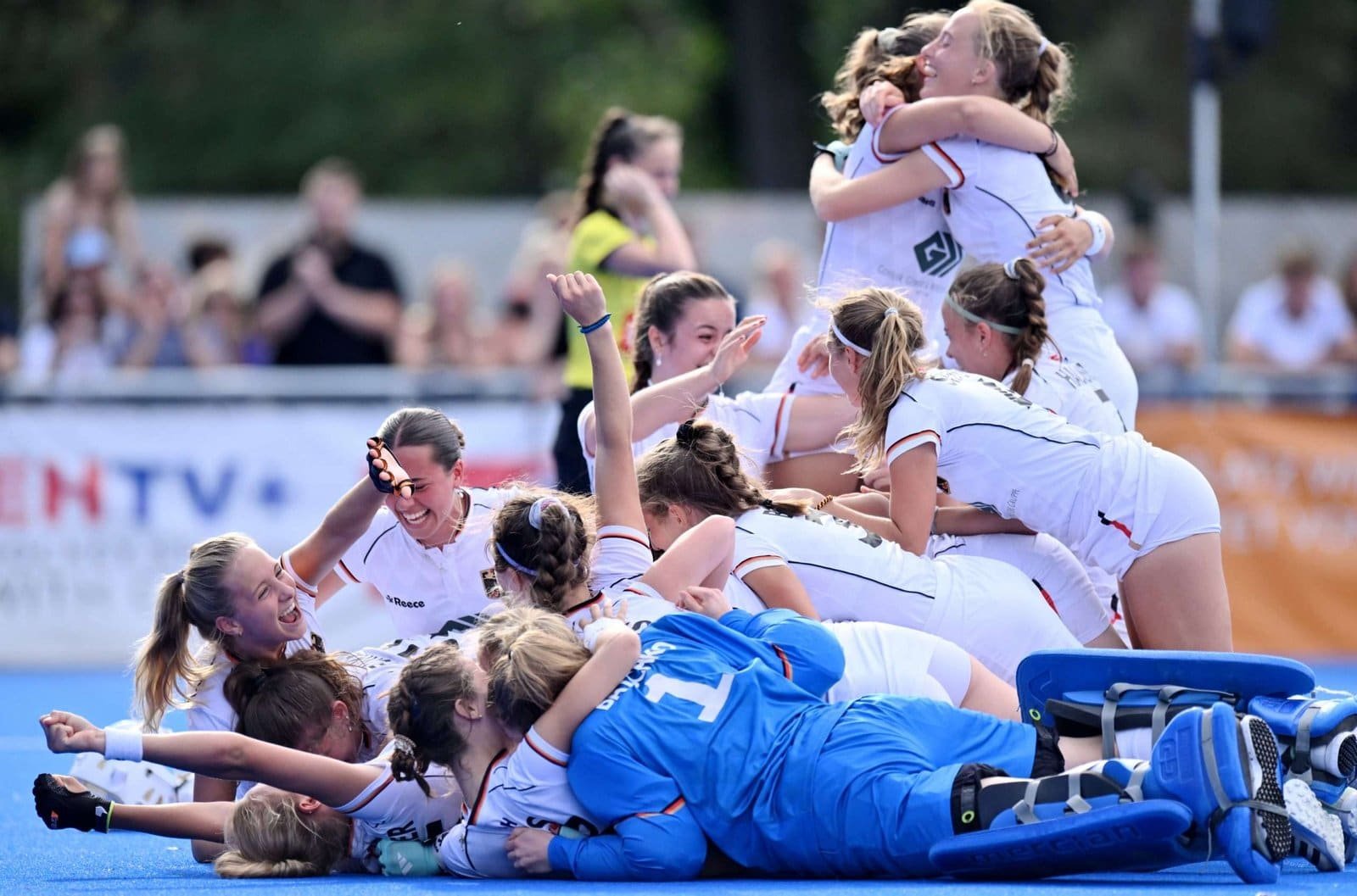 EHF: Germany shoot their way to girls EuroHockey U18 retention 22 ehf germany shoot their way to girls eurohockey u18 retention 64b43114484c5 - EHF: Germany shoot their way to girls EuroHockey U18 retention - Girls EuroHockey U18 Championship (Krefeld, Germany)