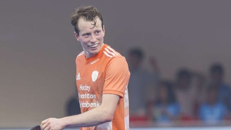 netherlands hoe canada voor een oranje voorsprong zorgde voor seve van ass 64bb637935f82 - NETHERLANDS: HOW CANADA SECURED AN ORANGE LEAD FOR SEVE VAN ASS - He played only one international match after the consolation final of the World Cup in India. The zeperd against Australia in the Pro League. Yet Seve van Ass (31) is physically almost at war strength. He made his first meters in preparation for the European Championship not in the Netherlands, but in Canada. 