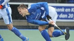 netherlands fih test nieuwe vorm van strafcorner einde van de sleeppush 64c9fca46d6d1 - NETHERLANDS: FIH TESTS NEW FORM OF PENALTY CORNER - World hockey association FIH will start a pilot next season to experiment with a new form of the penalty corner.&nbsp;In the test, the corner must no longer be stopped outside the circle, but outside the dotted line.&nbsp;In which countries and in which competitions this pilot will be set up is still unknown.The FIH recently informed all member national associations about the experiment.&nbsp;Unions interested in participating in this can register.&nbsp;The FIH's aim is to roll out the pilot worldwide at various levels, i.e. among youth, seniors and veterans.&nbsp;The world hockey association hopes to be able to announce soon in which countries and in which competitions the pilots will take place.