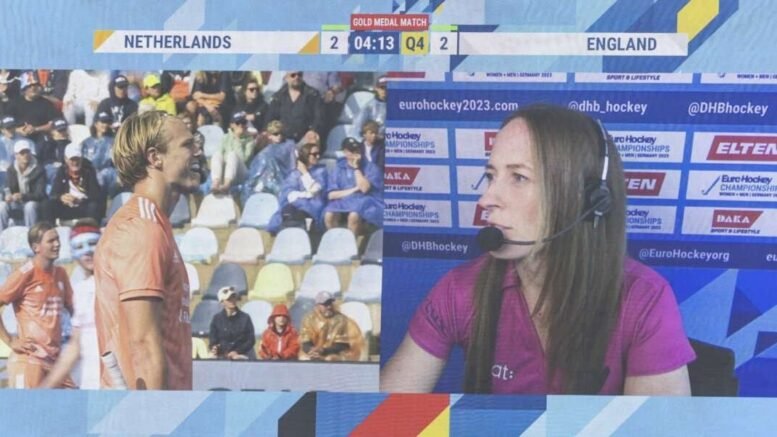 netherlands reconstructie van het bizarre voorval met de var in de ek finale 64eb9b861ab75 - NETHERLANDS: RECONSTRUCTION OF THE BIZARRE INCIDENT WITH THE VAR - With four minutes and sixteen seconds left on the clock, England international Phil Roper taps the ball into keeper Maurits Visser's goal. It seems to be the 2-2. Until defenders Justen Blok, Lars Balk and Jip Janssen, after a short deliberation, go to referee Goengten. They request the video referee. They have seen a high ball and therefore dangerous play from Will Calnan on Blok's hip.