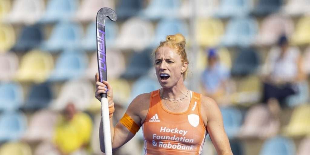 netherlands van geffen ik stond erom bekend dat ik af en toe feestte 64e5ac339e55c - NETHERLANDS: VAN GEFFEN- 'I WAS KNOWN TO PARTY EVERY NOW AND THEN' - A thunderous speech is what 33-year-old Van Geffen still remembers well from her first European Championship, in 2011. The Netherlands played in the final against host country Germany. At halftime it was still 0-0. National coach Max Caldas entered the dressing room furiously. 'He was furious. He asked what on earth we were doing. That really impressed me. After that we really came out of the locker room with a different mindset. We scored three times and won 3-0', says Van Geffen with a smile.