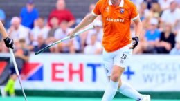 FU12310070322 - EHL: Dutch Giants Meet on Day 2 - The final game of day 2 at the EHL sees 2 Dutch giants battling for a spot in KO8. Bloemendaal and Kampong are both former EHL champions. But the legendary club in orange has the advantage when you look to history. The “mussen” (Dutch for sparrows) from Bloemendaal have not lost a game since April 2015 and are hoping to make it 4 titles in a row. Five if we disregard the cancelled season in the covid infected years. 