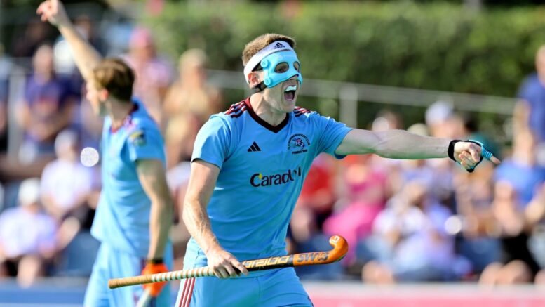 FU12310082635 - EHL: Dragons Slay the Ducks - The opening game of the final day at the EHL in Barcelona featured probably one of the most interesting, as in equally matched of the day. 