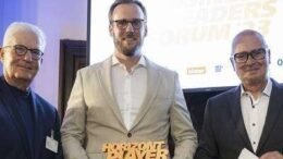 germany 652a1c647b76a - Germany: Niclas Thiel Receives HORIZONT SPORTBUSINESS AWARD - On Thursday, October 12th, Niclas Thiel, Commercial Director of the German Hockey Association until the end of September, was awarded the renowned HORIZONT SPORTBUSINESS AWARD. Thiel was named “Player of the Year” for his work for the German Hockey Association and his special achievements in the sports business industry. He joins the ranks of former prize winners and well-known personalities such as Oliver Bierhoff, Felix Magath and Christian Seifert. The German Hockey Association is very pleased for Niclas Thiel and the recognition of his work in the association over the last two years.