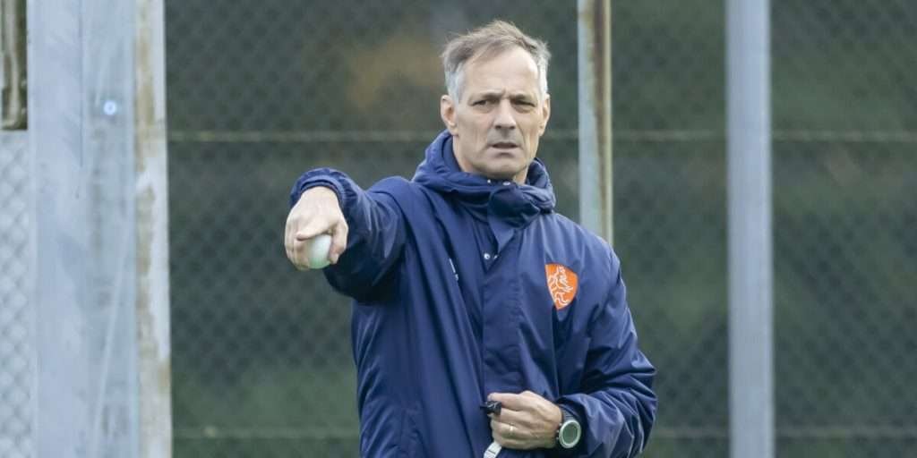 netherlands dave smolenaars hakt laatste knopen wk selectie jong oranje door 6538bb526f70c - Netherlands: Dave Smolenaars makes the final decisions for the Dutch Juniors World Cup selection - Dave Smolenaars - national coach of the Dutch Juniors - has announced the eighteen-man selection for the World Cup-21 in Chile (November 29 - December 10). Noa Muller (Amsterdam) and Mea de Vries (Kampong) did not survive the final selection. They have been designated as reserves.