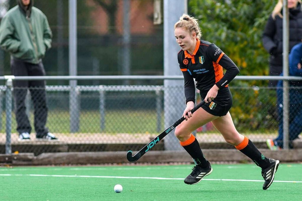 netherlands teuntje horn happy bij hic na jaar met gedoe bij bloemendaal 653ff6a97be5d - NETHERLANDS: TEUNTJE HORN: HAPPY AT HIC AFTER YEARS OF 'HASSLE' AT BLOEMENDAAL - HIC recorded its fourth draw of the season against Huizen. The Amstelveen women took a quick lead. A nice tip-in from – yes – Horn. But after a less strong second quarter in which Huizen came alongside, the goal production of both teams faltered. No three-pointer again. Another point division.