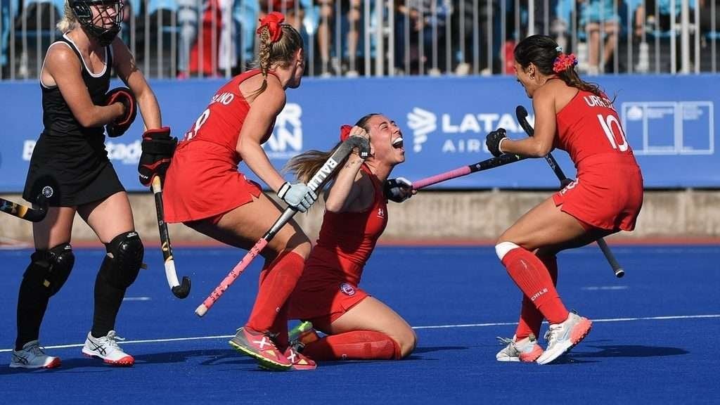 panam games 23 rojas double daggers earn chile first medal since 2011 6546cec829dc0 - PanAm Games 23: Rojas' double daggers earn Chile first medal since 2011 - Two identical penalty corners from Denise Rojas Losada gave Chile all they needed to claim a bronze medal over Canada, their first medal since 2011. The game marked the 100th international for Chilean defender Fernanda Villagran, while the pair of goals brings Rojas’ tournament total to six. For Canada, the loss breaks a positive streak of medals following a bronze in 2015, a silver in 2019 and before that the last medal coming in 1999. 