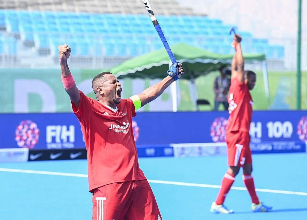 thumbnail فرحة لاعبي المنتخب الوطني بالفوز على أمريكا 2 - FIH: Oman Reach Historic FIH Men’s Hockey5s World Cup Quarters - The hosts Sultanate of Oman stormed into the historic quarterfinals of the FIH Men’s Hockey5s World Cup (Oman 2024) as they edged US 6-4 on Monday at the Hockey Oman Stadium in Al Amerat. Oman’s players confirmed leading the group as they claimed seven points in their tally of pool D following two wins against Fiji (8-3) and US (6-4) beside a 3-3 draw against Malaysia in the opener. Malaysia joined the hosts Oman to the quarters as they finished as runners up with the same credit but less goals difference.