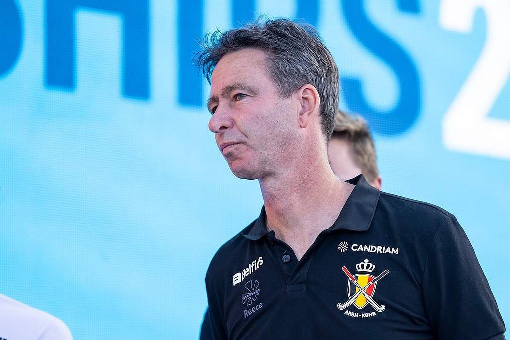 netherlands nieuwe bondscoach gezocht geen geschiktere kandidaat dan ehren 66d1547173b69 - Netherlands: New National Coach Wanted: 'No More Suitable Candidate than Ehren' - The search for a new national coach is in full swing. Since Paul van Ass announced his departure last week, the most important spot in the dugout for the Oranje Dames is vacant.  Who is suitable for this golden position? We discussed it with Oranje experts Kim Lammers, Marc Lammers and Marloes Keetels. 