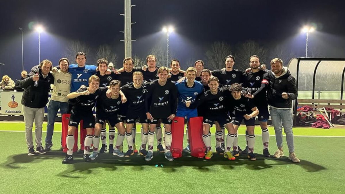 Netherlands: 373 netherlands 67fa41a19581d - Netherlands: - The Men's Silver Cup gets a new winner. Defending champion Rijswijk stranded Friday night in the quarterfinals of the second cup tournament. Union was 6-1 too strong for the team that played in the cup finals the last two seasons. Besides Union, Delta Venlo, Hoorn and Zwart-Wit also reached the last four of the Silver Cup.