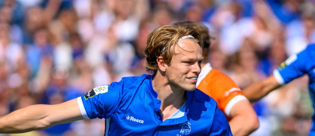 Hoofdklasse: Janssen all-time top scorer for Kampong in play-offs 10 Jip Jansen - Hoofdklasse: Janssen all-time top scorer for Kampong in play-offs - Jip Janssen's four goals in the first semi-final against Bloemendaal (5-2) set a club record at Kampong on Saturday.