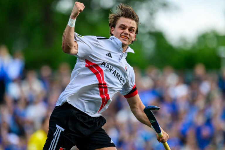 Hockey World News 10 ehl amsterdam the dutch mens champs after 13 year wait 6839848f1d90f - Hockey World News - Dont Miss